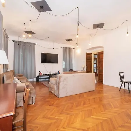 Хостел Old School *