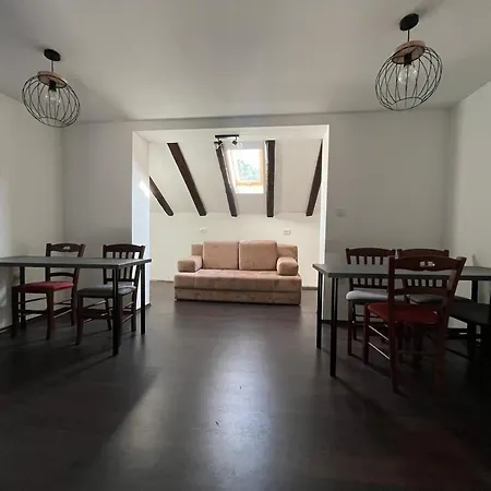 Old School 旅馆 里耶卡