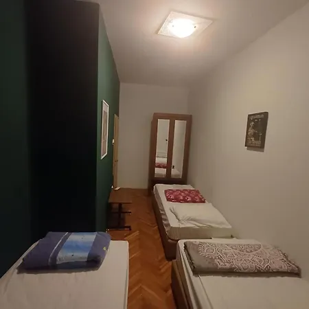 Old School Hostal *
